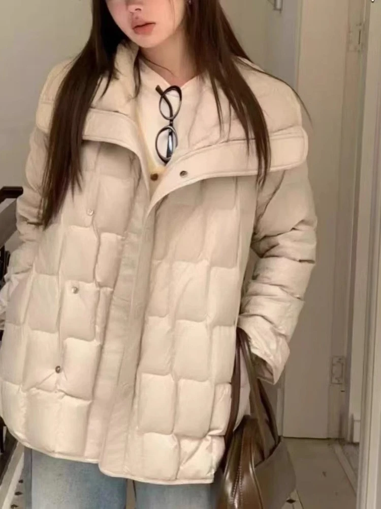 جديد 2025 معطف منتفخ على شكل بطة بيضاء شتوية للسيدات أنيقة بياقة كبيرة برباط علوي سترات عصرية متوسطة الطول سترة خارجية #4