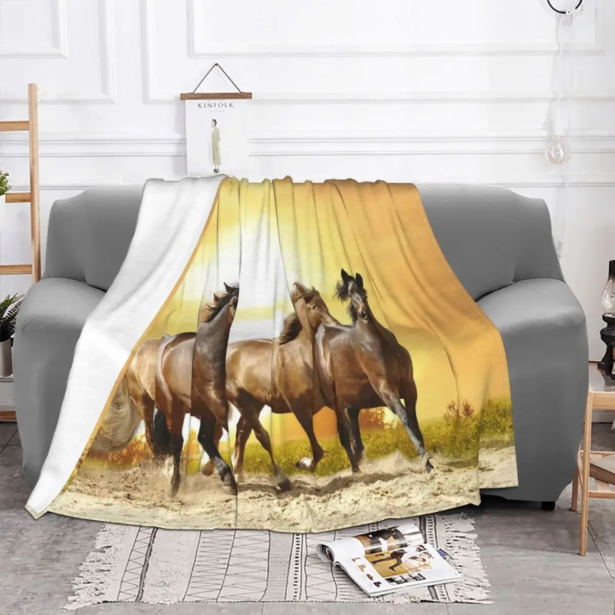 Wild Horse Blankets Galloping Animal Lovers Fuzzy Funny Warm Throw Blankets for Coverlet Spring/Autumn