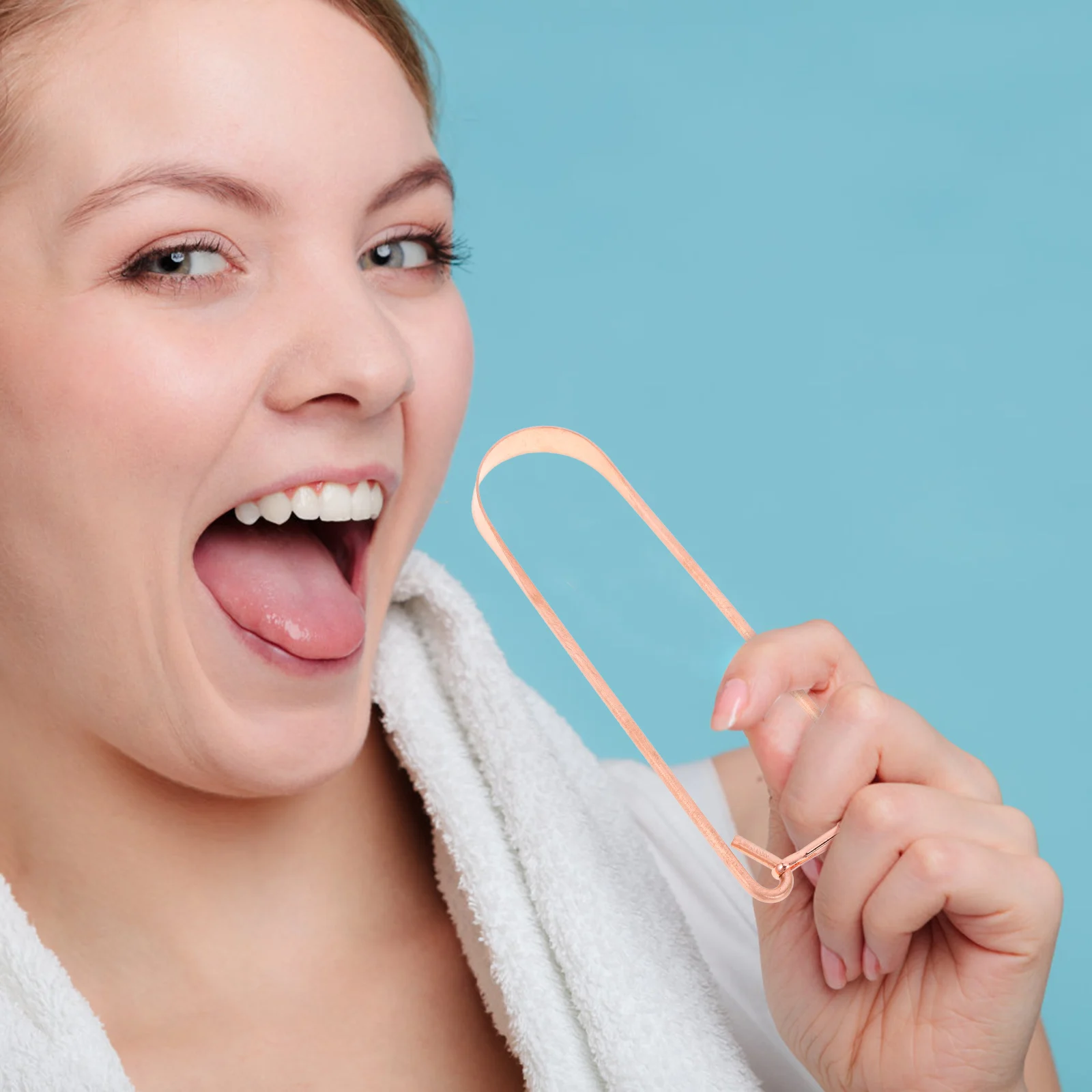 

Tongue Cleaning Scraper Copper Material Ergonomic Handle Easy to Use Portable Oral Care Supply for Bad Breath Removal