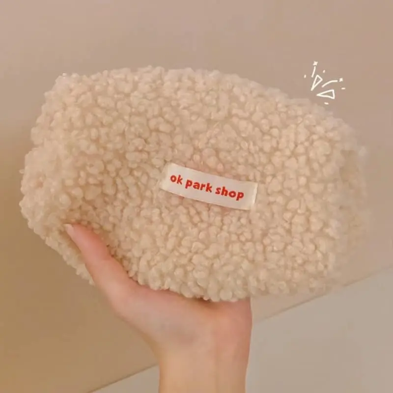 Bolsa de cosméticos de felpa, bonita bolsa de almacenamiento de pelo de cordero, estuche para lápices de gran capacidad, monedero portátil, organizador de maquillaje, almacenamiento de viaje