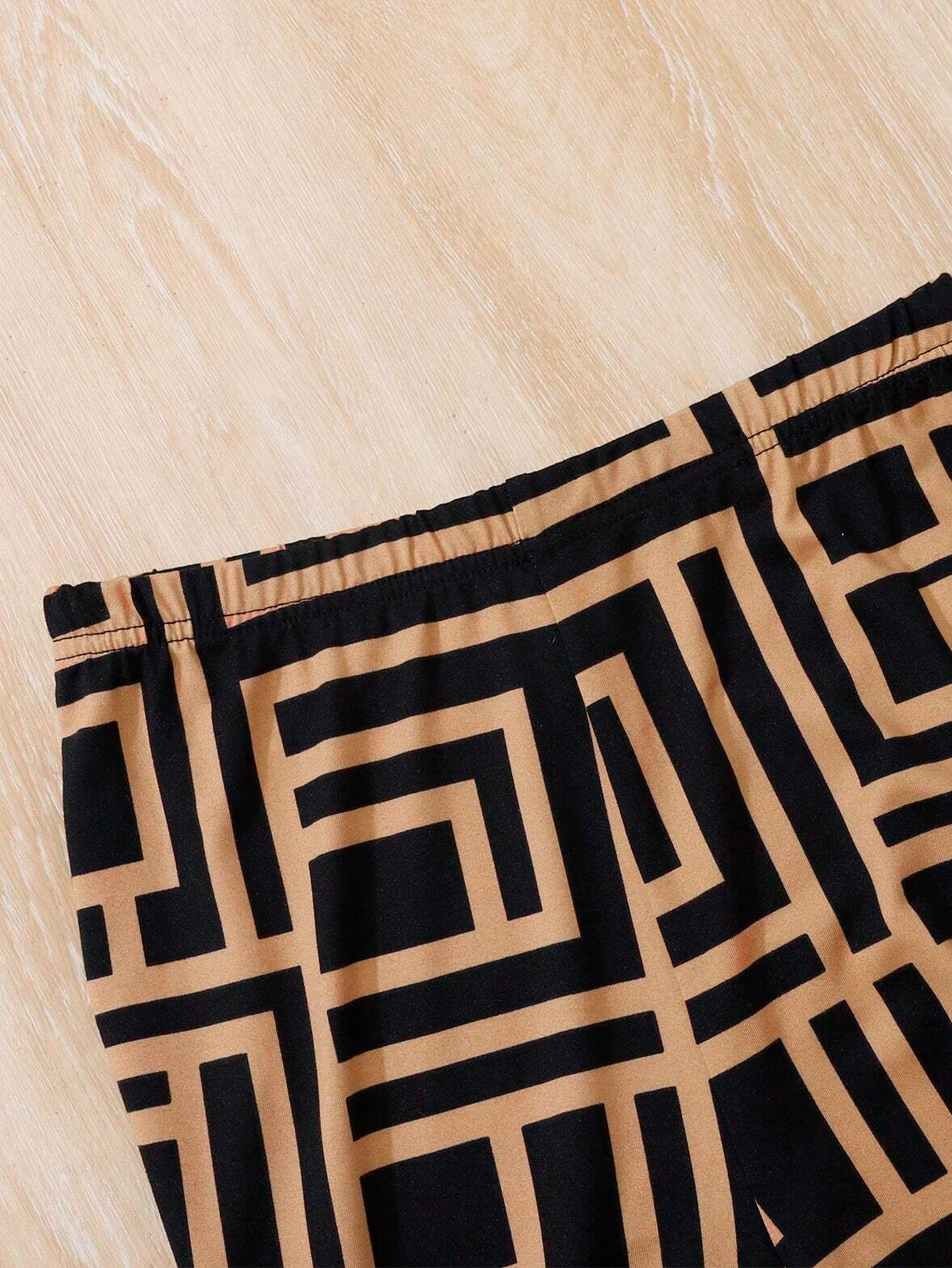 Zweiteiliges LOVE-Print-Outfit für Mädchen, übergroßes T-Shirt und Leggings mit geometrischem Muster, lässiges Streetwear-Set für Kinder – Detail 3