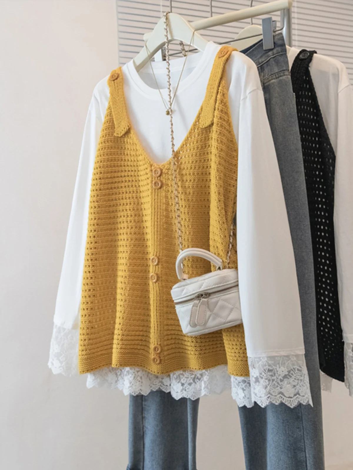 White Lace Hem Long Sleeve T-Shirt Women's plus Size Cover Belly Curtain Layered Top Korean Style Loose Fit Spring New Arrival