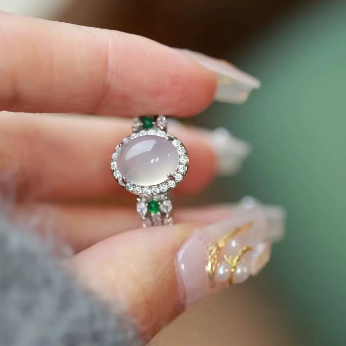 

Jade Ring Women's White Chopin White Bottom Dove Egg Index Finger Ring Retro Personality Opening Versatile Ring