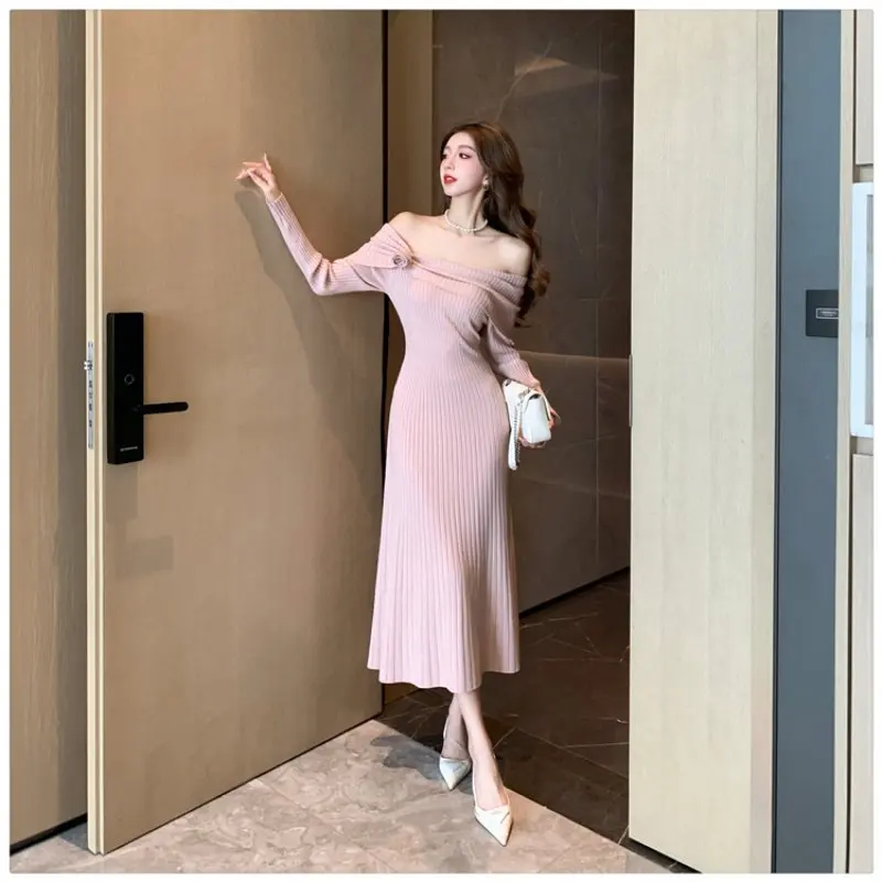 Herbst 2024, Temperament, U-Boot-Ausschnitt, schulterfreies Kleid mit dreidimensionaler Blumendekoration, langärmelige Damenmode