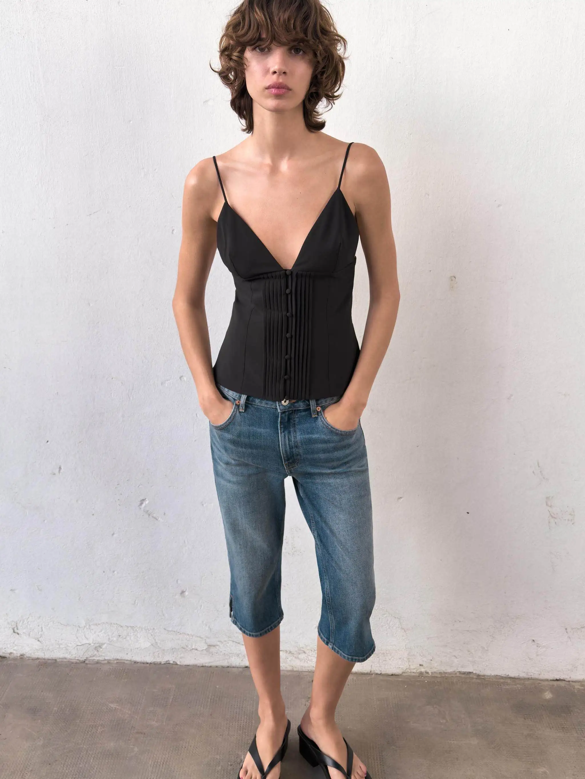 

New Summer Women's Floral Print Gauze Halter Top Ethnic Stage Costume 18-25 Years Old 2026 Season Fashion Trend