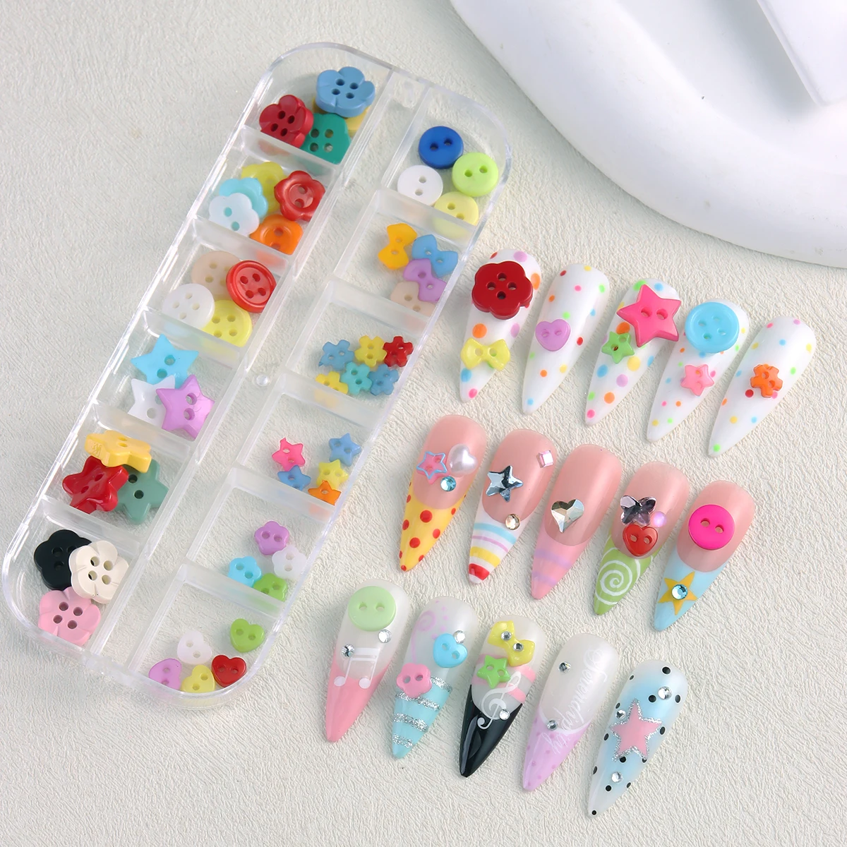 Niedliche Mini-Knopf-Nagelcharms in verschiedenen Farben, Stern-, Blumen-, Schleifen- und runde Harz-Nageldekorationen, 3D Kawaii kleine Knöpfe Nagelkunst-Ornamente – Detail 4