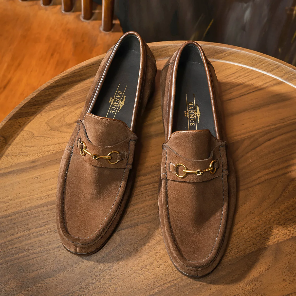 British Style Men‘s Suede Genuine Leather Loafers Dress Shoes Metal Decorated Slip On Comfortable Leather Moccasins Shoes