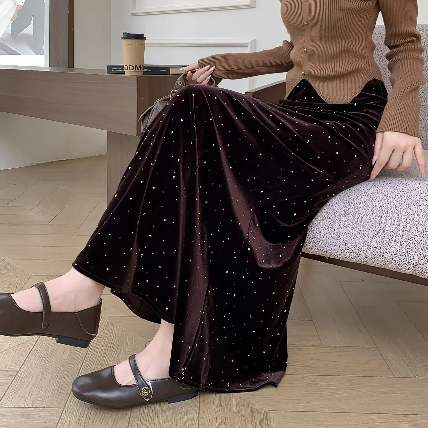 Golden velvet skirt autumn and winter 2025 new high-waisted A-shaped  thin hip  heavy industry hot diamond fishtail skirt