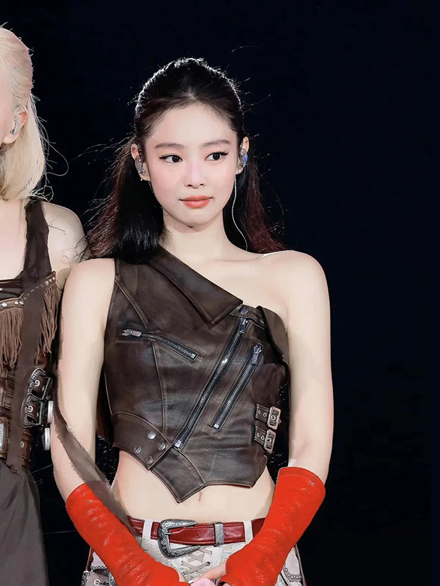 

Weird Puss Jennie Прохладный дизайн на косой молнии Женский топ нестандартной формы для пикантных девушек Модный однотонный полиэстер...