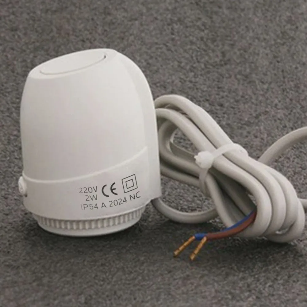 Electric Actuator 230V for Underfloor Heating Manifold with 30x1.5mm Nut Fitting and 12mm Valve Closing Height