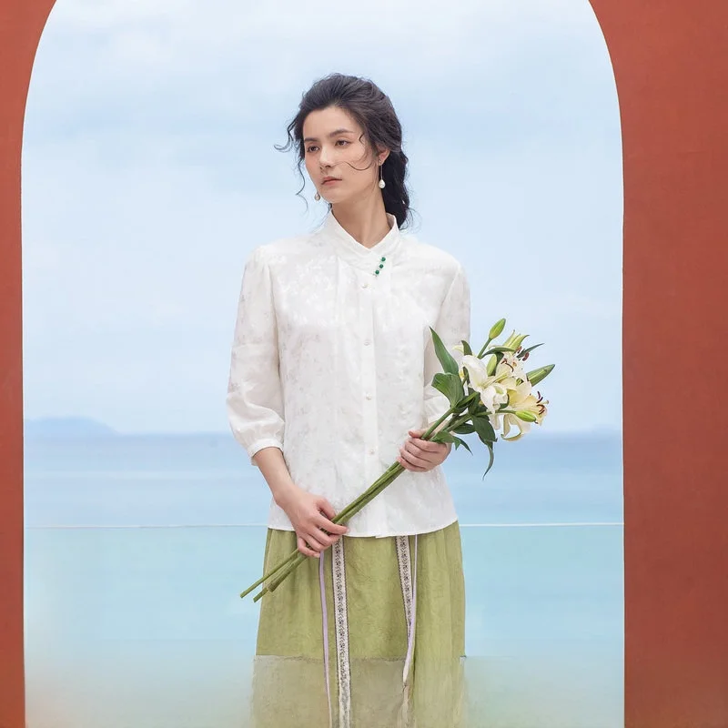 

Новинка! Женская свободная блузка с цветочной вышивкой, визуально стройнящая фигуру, весна-лето, модная, винтажная, комфортная, из смесового хлопка.