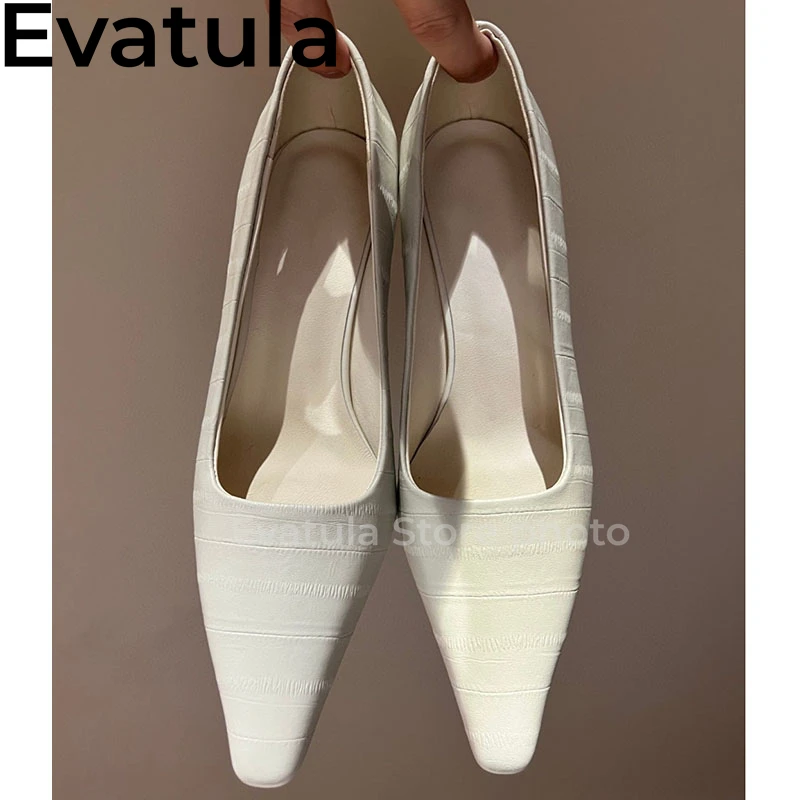 Zapatos de tacón de gatito con punta estrecha para mujer, calzado de cuero genuino conciso, de carrera, de vestir, a la moda, verano, 2024