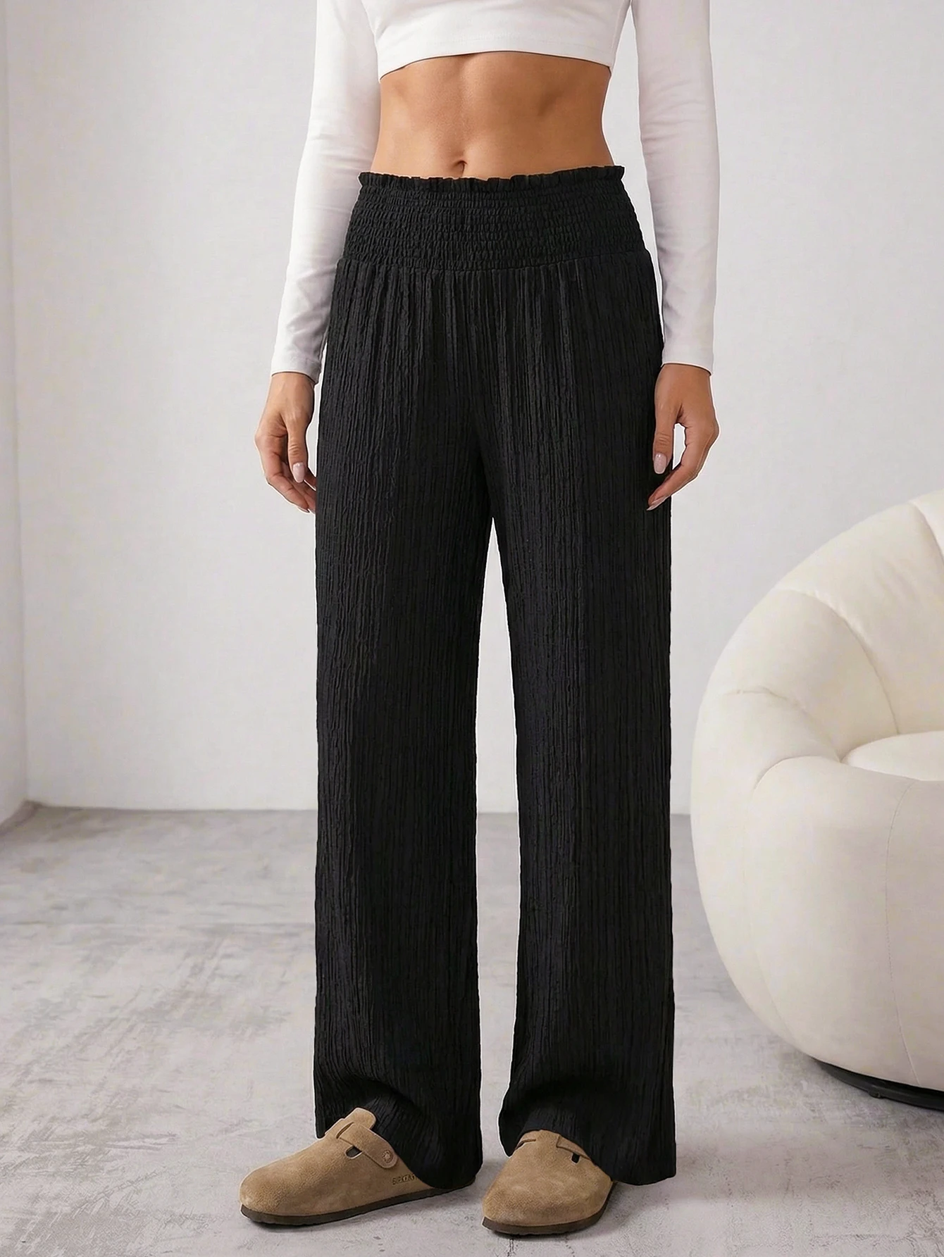 Pantaloni casual larghi da donna neri dimagranti versatili con vita alta arricciata e elastico in vita, perfetti per l'uso quotidiano e il pendolarismo