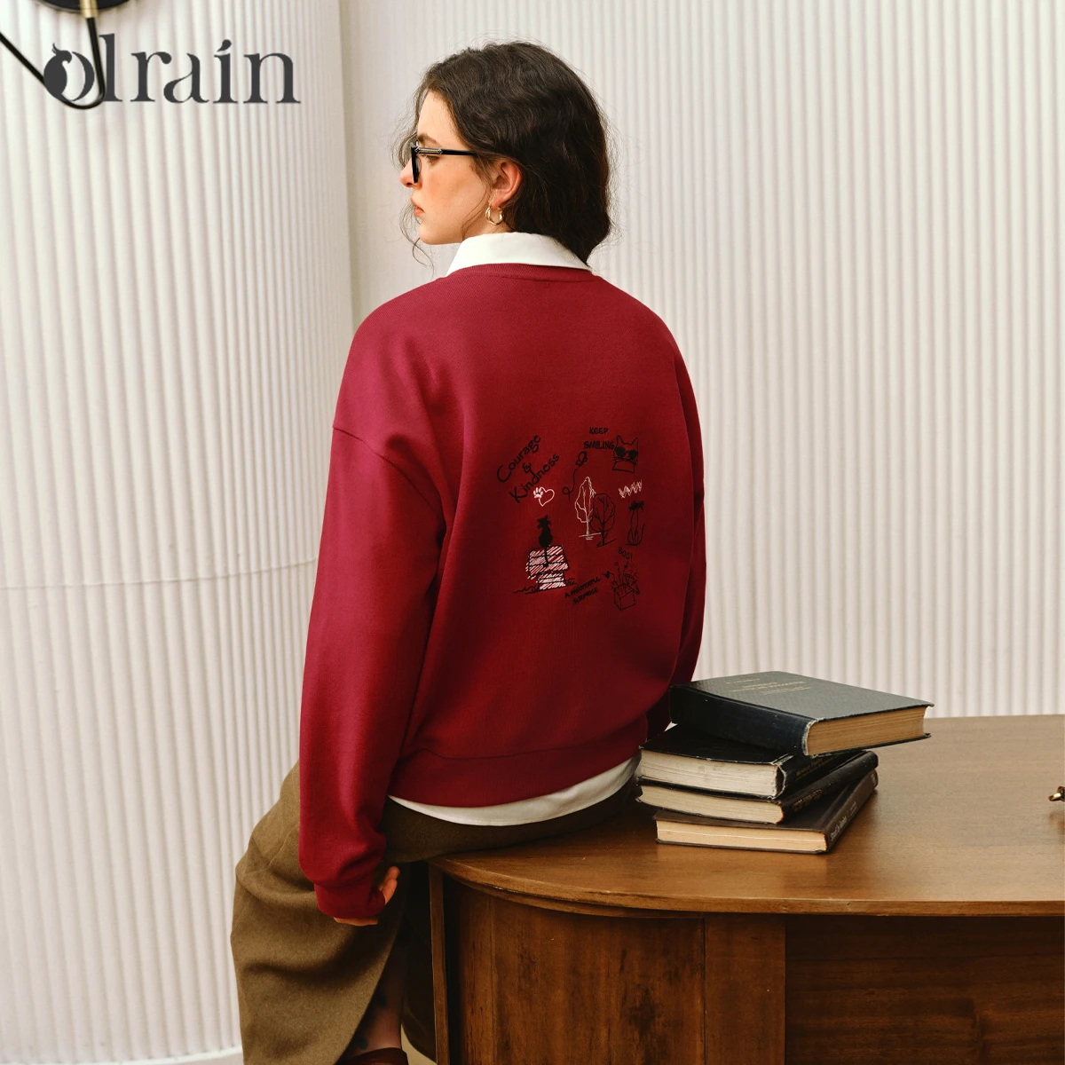 OLrain Women's Red Sweatshirts 2026 Autumn Casual Loose Shoulder Sleeves O-neck Sweater Embroidered Knit Pullovers O57QR001102