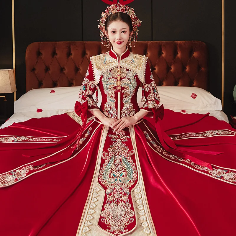 

Elegant Red Velour Mandarin Collar Marriage Cheongsam Women Phoenix Sequins Beading Embroidery Qipao Chinese Wedding Dress