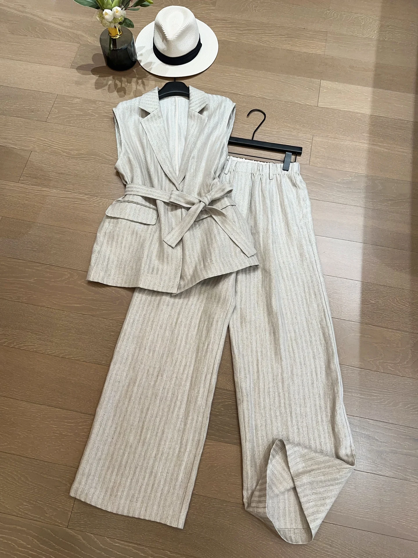 Early Spring Women's Fashion Set Stripe Suit Vest Straight Leg Pants Shiny Texture Beautiful S Breathable Cotton Linen Blend