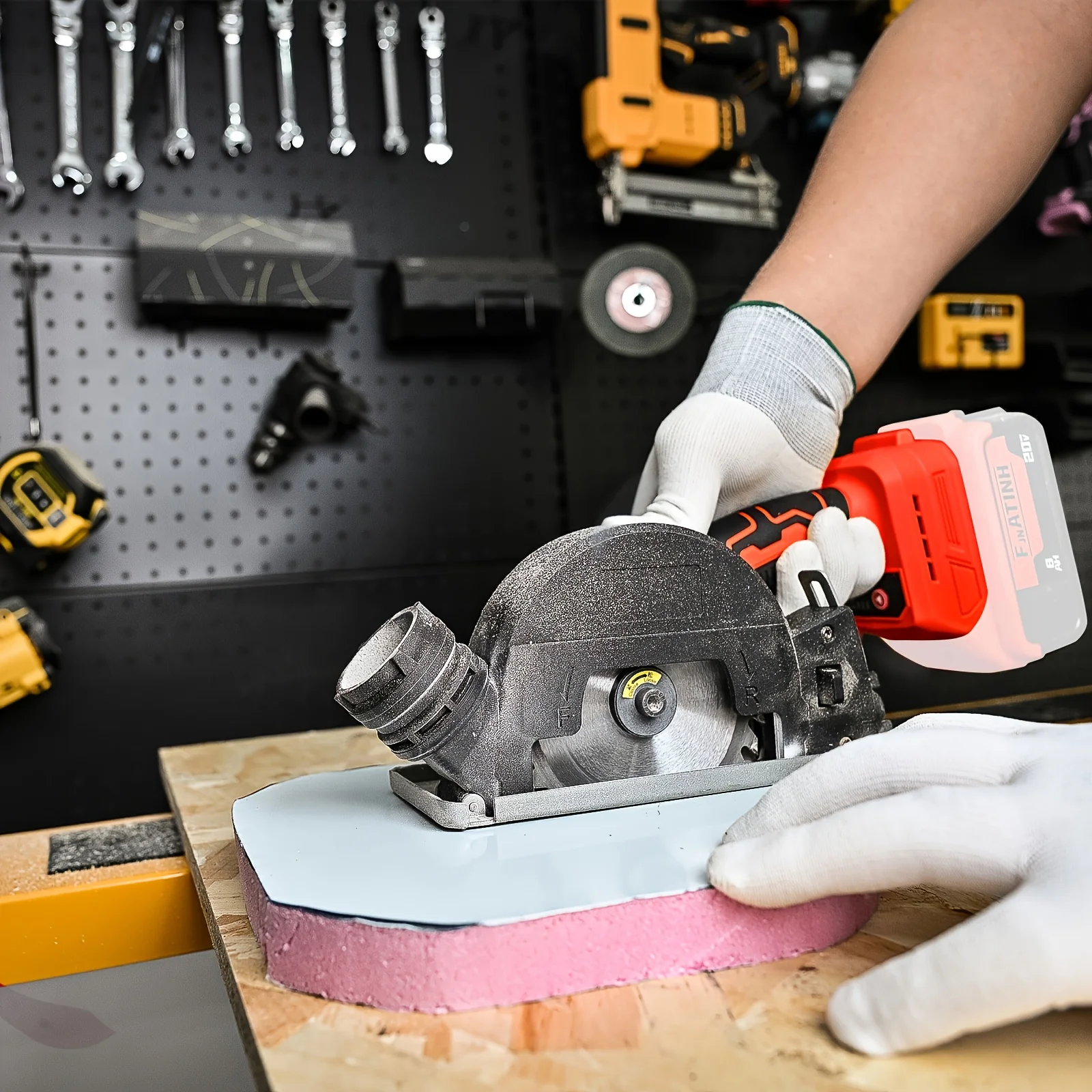 

Professional Cordless Brushless Electric Mini Circular Saw, With Adjustable Angle And Depth Functions, Compatible With Milwaukee