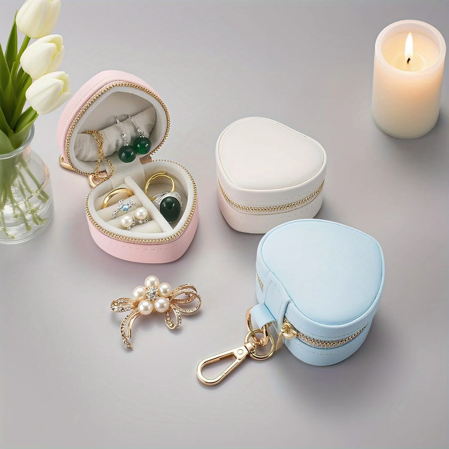 Heart-Shaped PU Mini Jewelry Box with Keychain & Zipper Closure, Organizer Suitable for Earrings, Necklaces, Bracelets, Rings