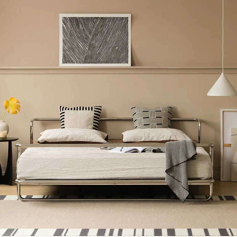 Modern Queen Bed Frame 157/187*207*69cm, Iron Steel, Metal Bed, Bedroom Furniture, Easy Assembly Vintage, Sturdy and Reliable