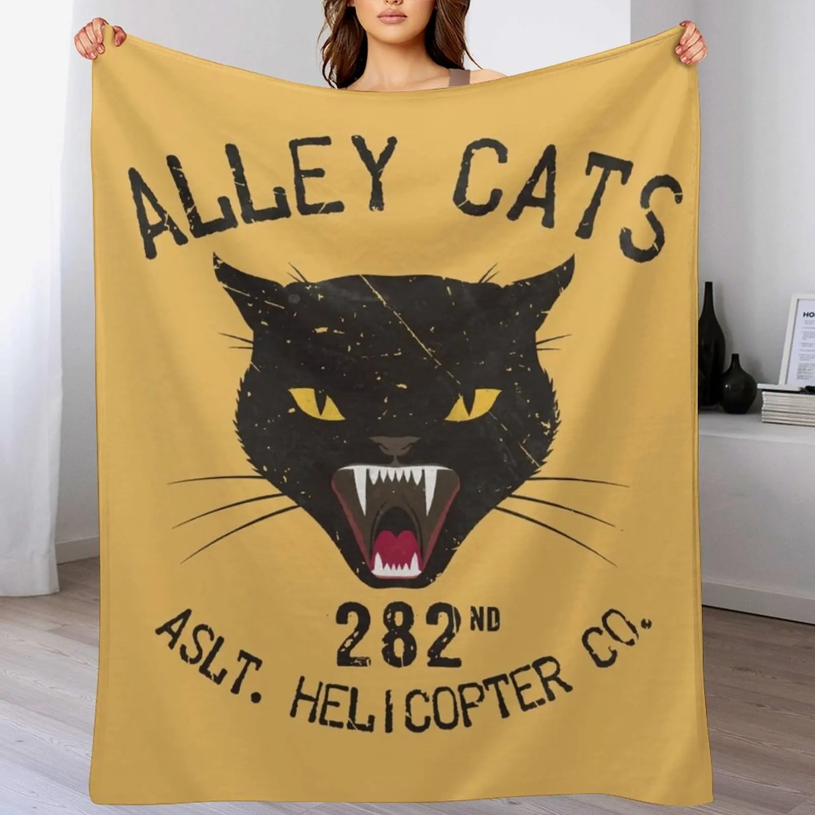 

Alley Cats Company Throw Blanket