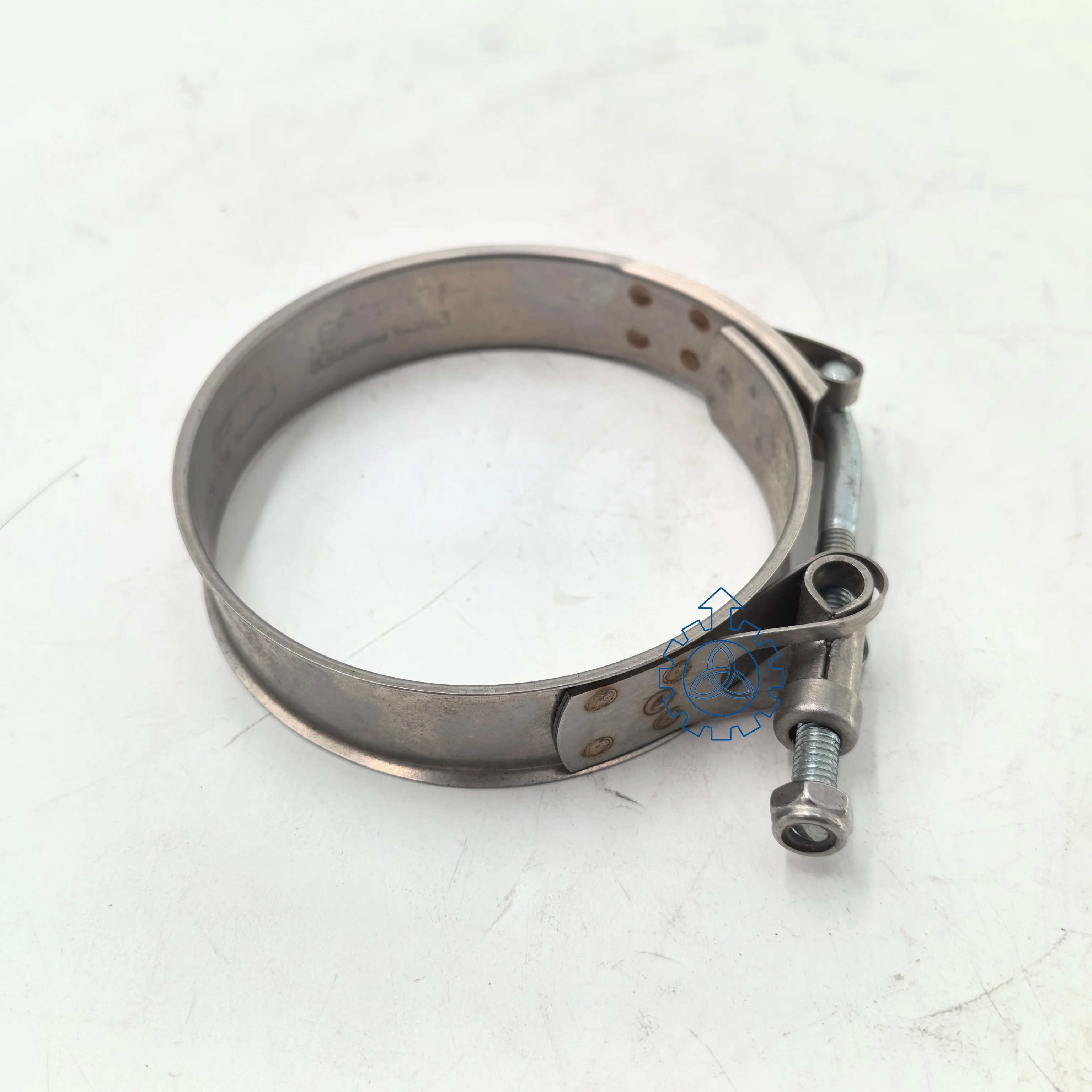 مشابك خرطوم الرادياتير مناسبة لشاحنات فولفو OE 1660320 1660379