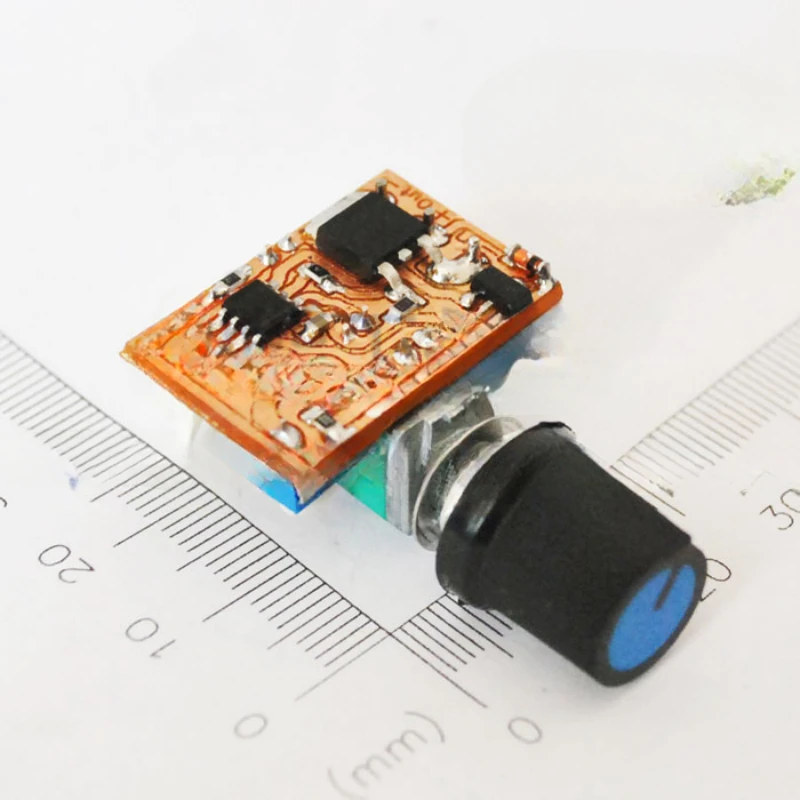 

Frequency Adjustment Square Wave Module 10-24V Oscillation Circuit Power Output, on And Off Independent Adjustment Flash D25