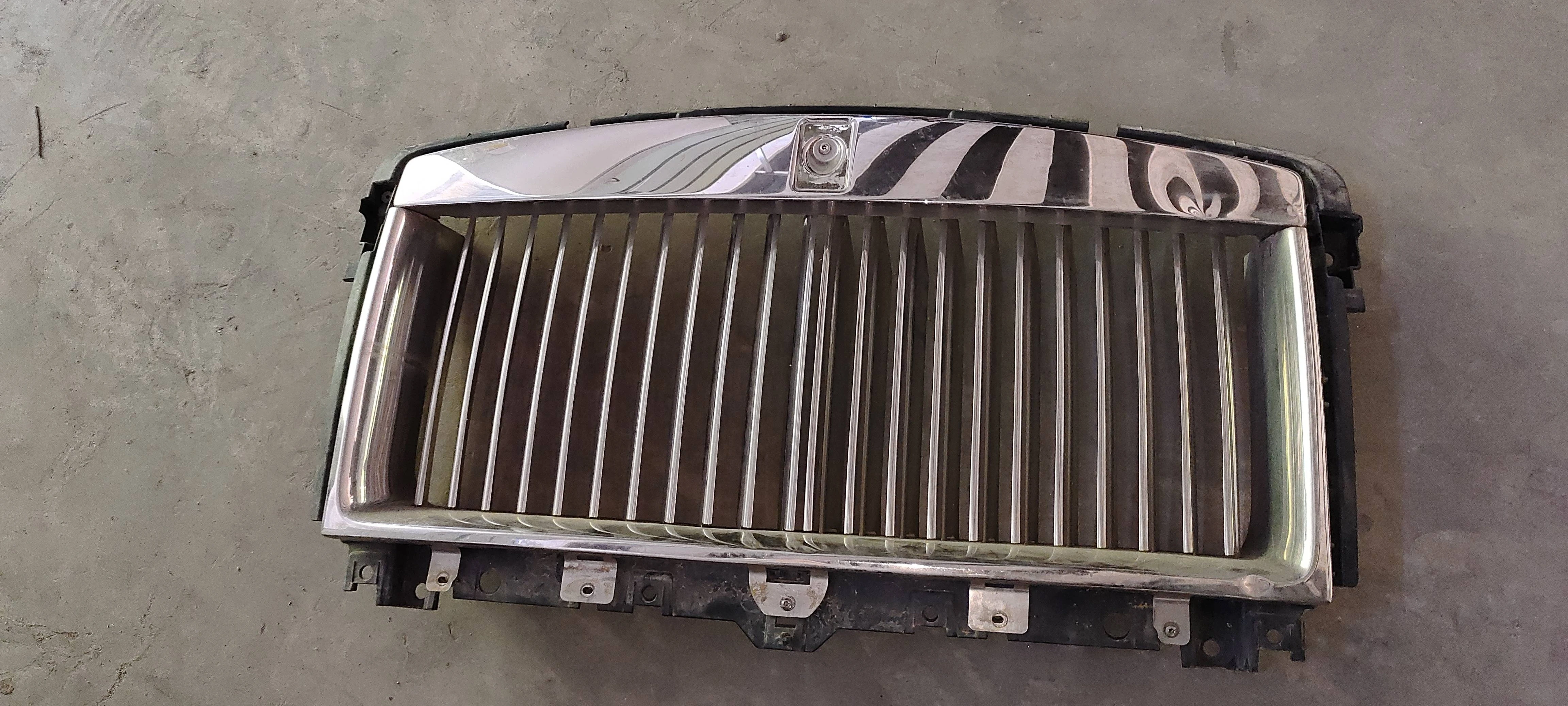 Original gebrauchter Frontstoßstangengrill für Phantom OEM 51429150383 51137246427 51137246428