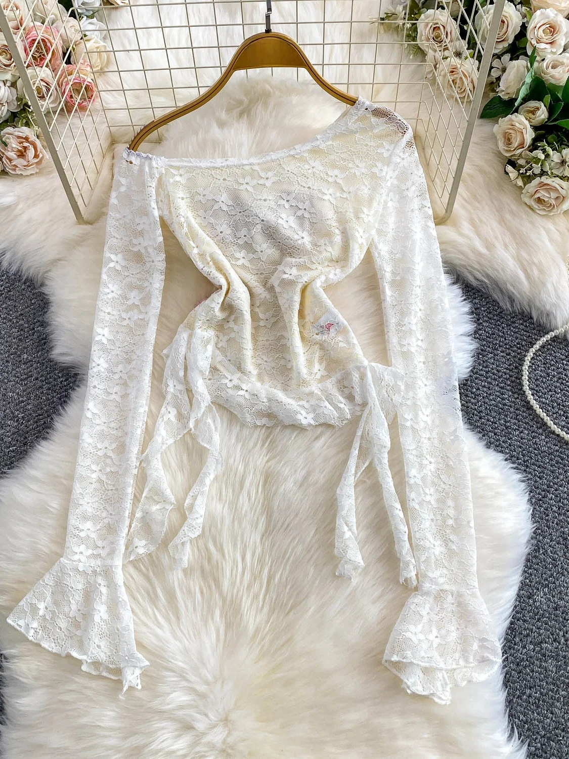 Ele Slim Fit in pizzo con colletto inclinato con nodo e top svasato con strato base Sweet Sle per l'estate da donna