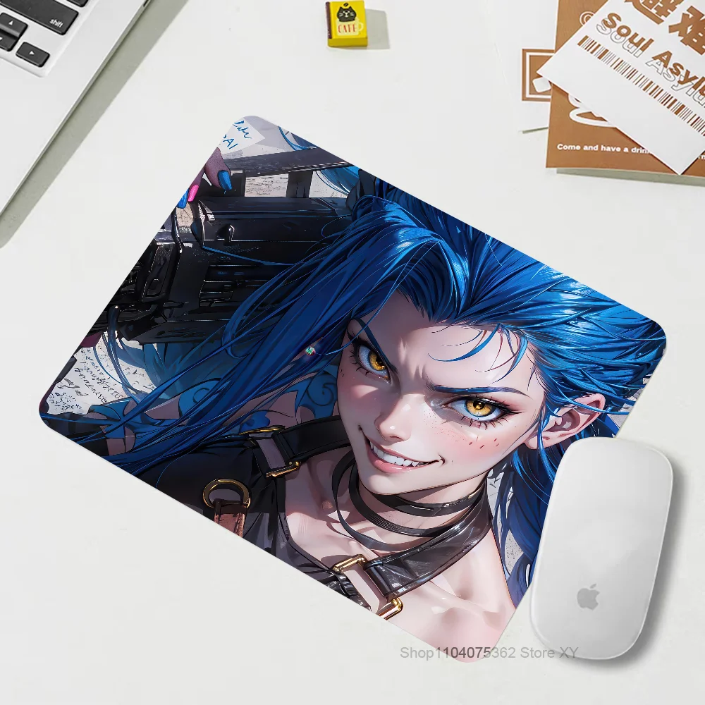 Game League Of Legend Jinx Mousepad Small LockEdge Mouse Pad For Gamers Computer Desk Pad Rectangular Anti-slip Rubber