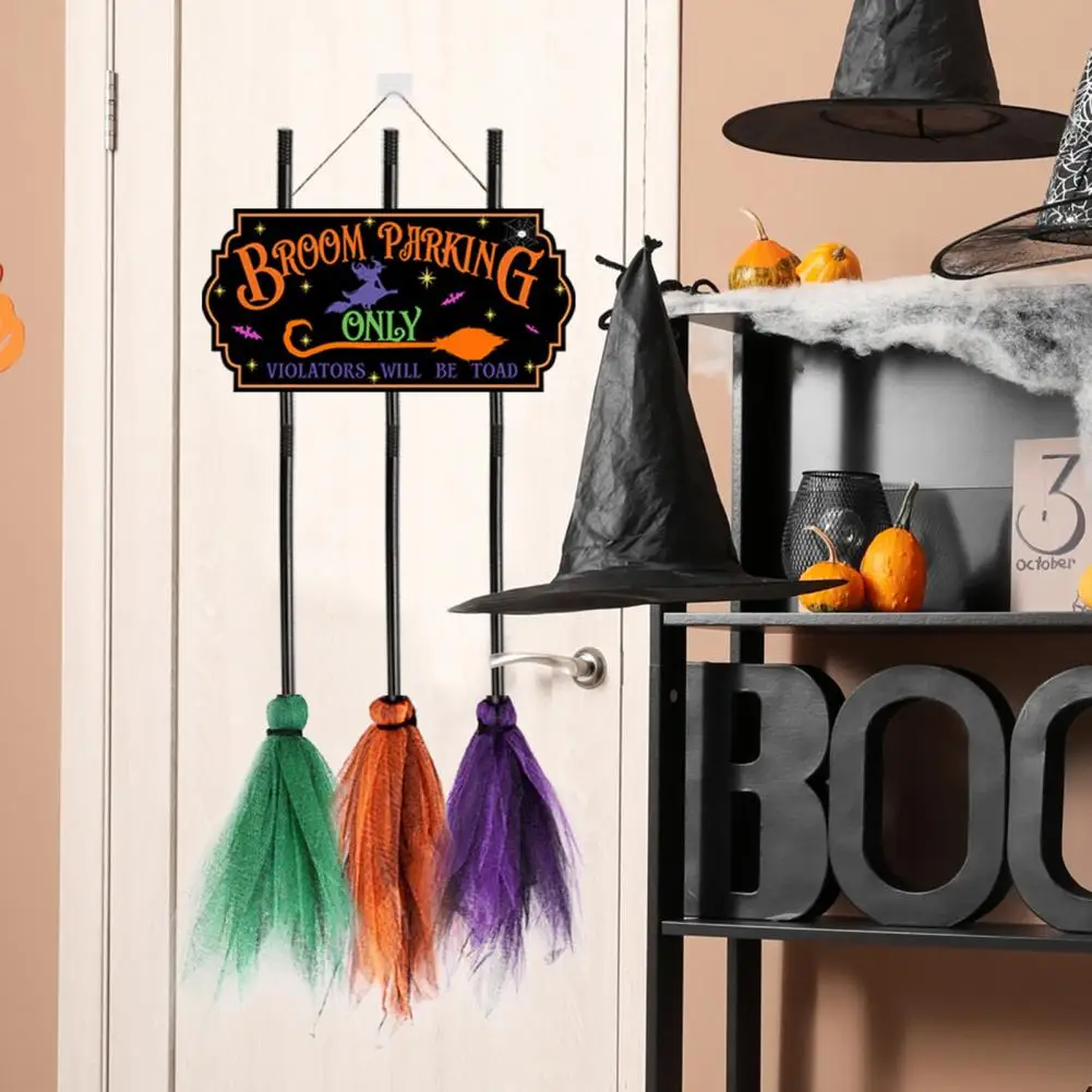 Halloween Party Supplies Wooden Witch Broom Parking Sign for Halloween Decor Front Porch Wall Hanging Decoration with 3 Brooms