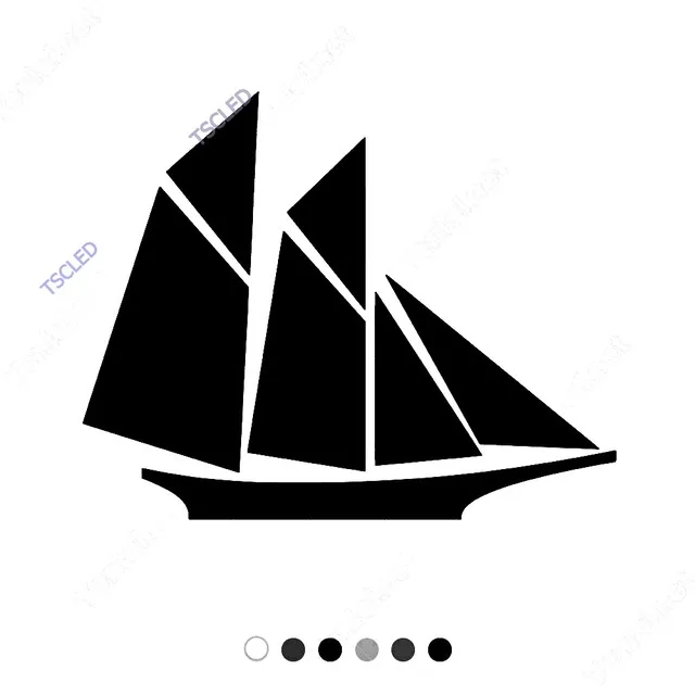 

Движущийся справа от четырех парусных кораблей