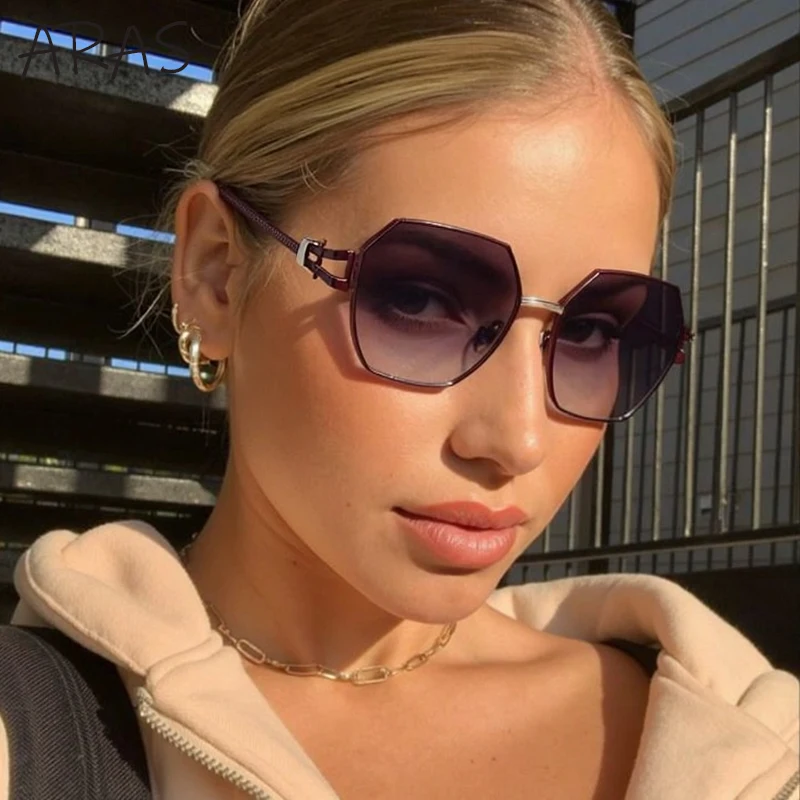 Punk escudo quadrado óculos de sol feminino grande 2025 marca luxo na moda polígono óculos de sol para senhoras uv400 ao ar livre vintage eyewear