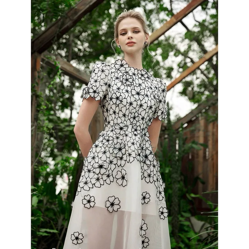 BEWQ แฟชั่นผู้หญิงชุดเดรสหรูหรา O-คอแขนสั้นผ้ากอซเย็บปักถักร้อยเอวดอกไม้ชุดราตรี 2025 ฤดูใบไม้ร่วงใหม่