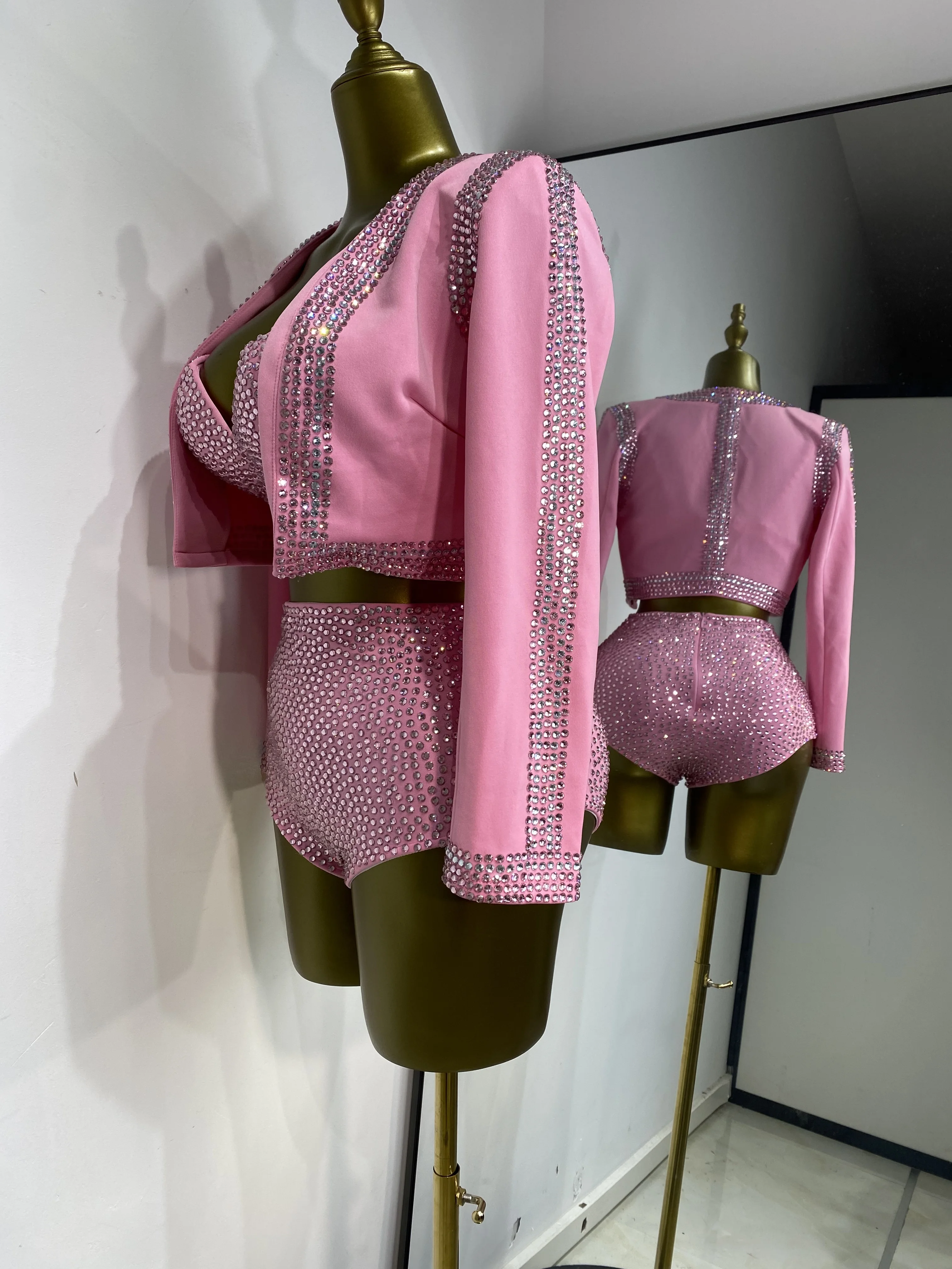 

Women Pink Party Outfits Rhinestones Bustier Mini Shorts And Long Sleeve Blazer 3 Pieces Sets Special Occassion Stage Costumes