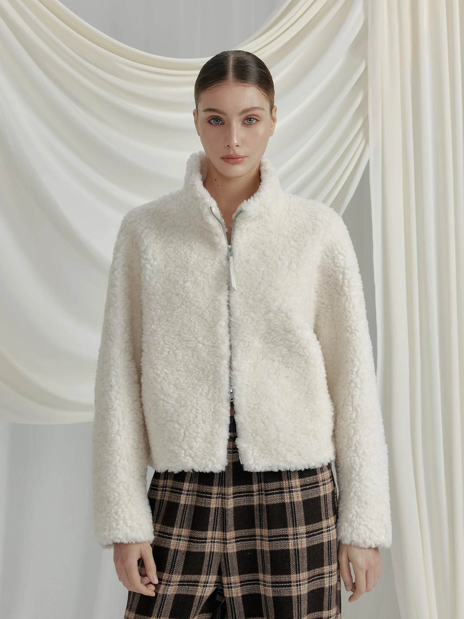 

Lean Project Ro Cloud Casual Wool Fur Jaet Small Stand Collar Bud ape Milk White Outerwear for Young And Middle-aged Women