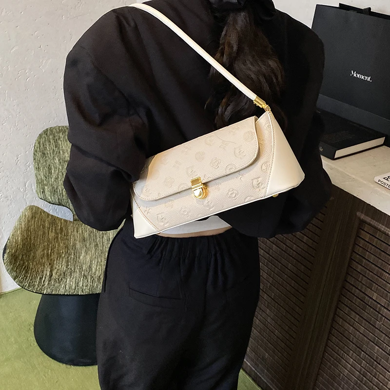 

Luxury Tote Messenger Purse Shopper Commuter Bag For Women With Solid Color And Vintage Style