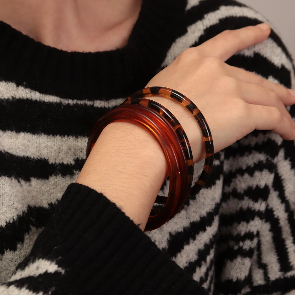 New Amber Leopard Thin Round Acrylic Bangles for Women Statement Resin Geometric Stackable Bracelets Retro Jewelry Gifts view 6
