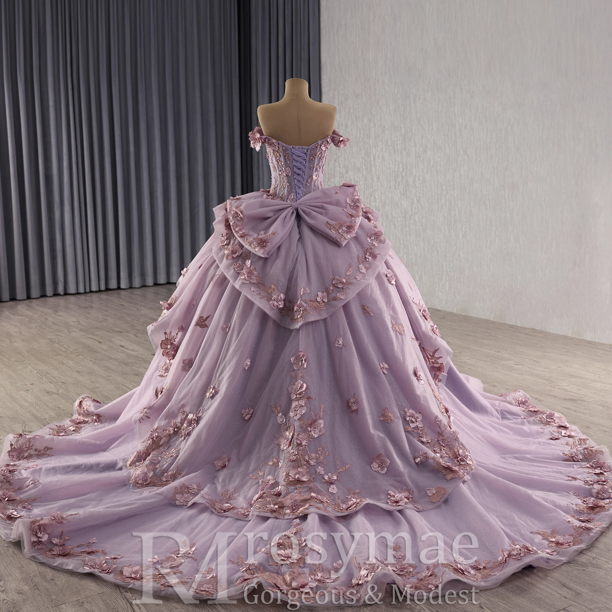 فستان Rosymae أنيق مكشوف الكتفين ماكسي أحمر الخدود Quinceanera مع تنورة مكشكشة بفيونكة خلفية وخصر الباسك وخط عنق على شكل قلب