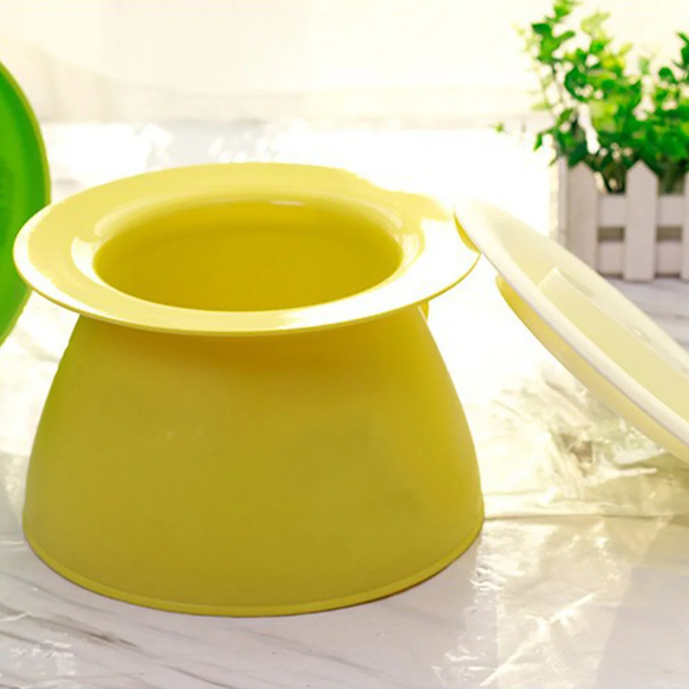 وعاء غرفة الأطفال البصق البلاستيكي مع غطاء مقاوم للسقوط متين وخفيف الوزن وقاعدة غير قابلة للانزلاق لغرفة النوم والمحاولة المنزلية