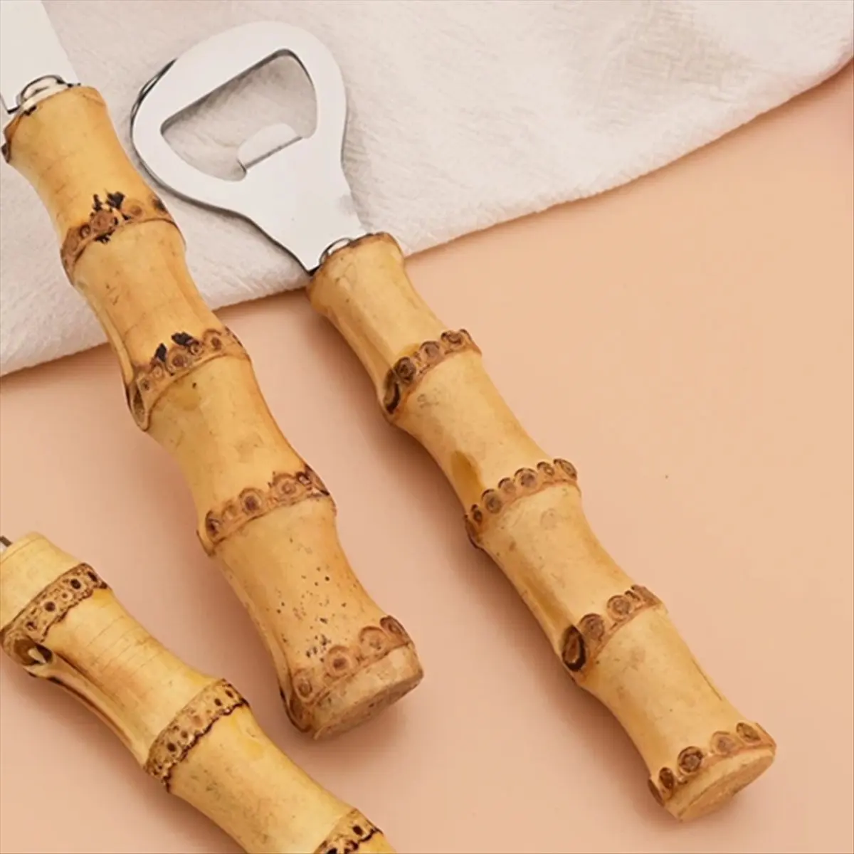 A67T NEW 4pcs Bamboo Handle Bottle Opener Portable Bottle Opener Suitable for Restaurants and Home Use Beer Bottle Opener