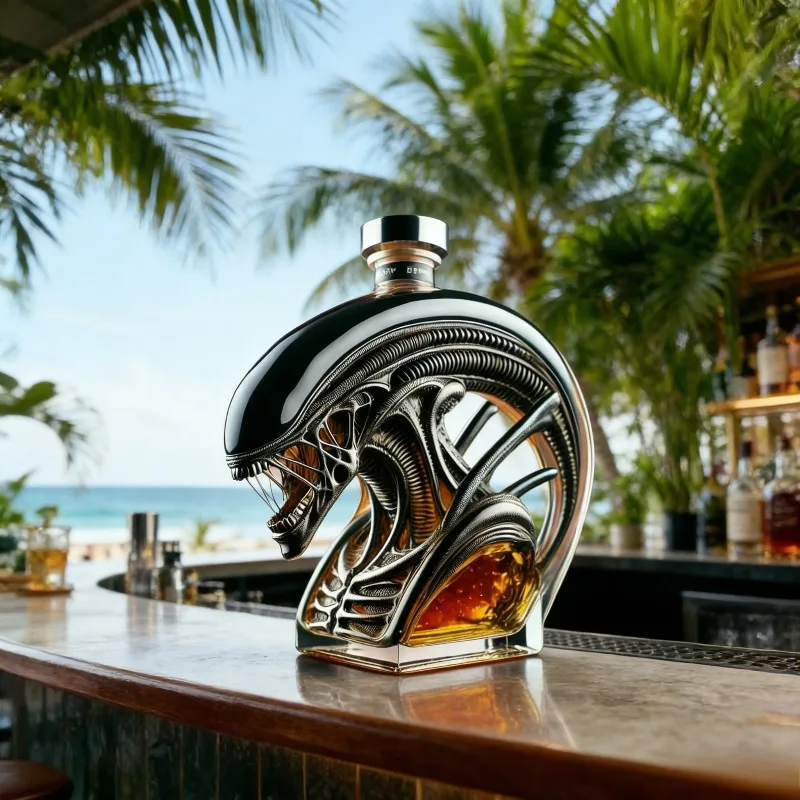 Collectible Alien Xenomorph Whiskey Decanter, Novelty Glass Liquor Bottle for Sci-Fi Fans, Man Cave & Movie Lover Gifts