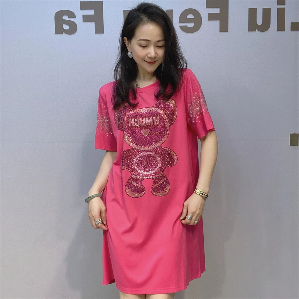 2025 ฤดูร้อนใหม่หลวมเอวผู้หญิงชุดหมีหรูหราเจาะร้อนกลางยาวเสื้อยืดเข่าความยาวชุดรอบคอแขนสั้น