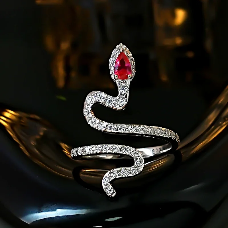 Light luxury, high-end feeling, small snake water droplet, pigeon blood red corundum ring, 925 silver inlaid, cool and elegant