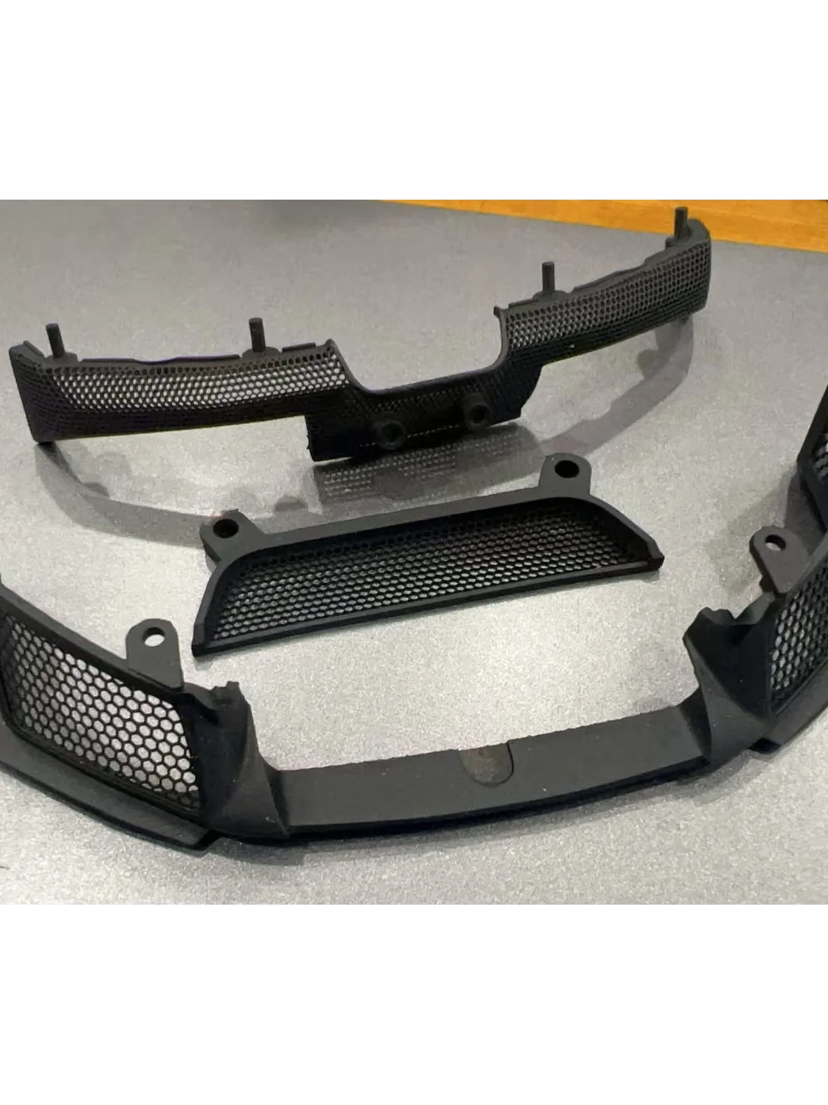 f80-hollow-front-and-rear-grille-upgrade-modifying-burago-18-scale-car-model-high-quality-collectible-toy