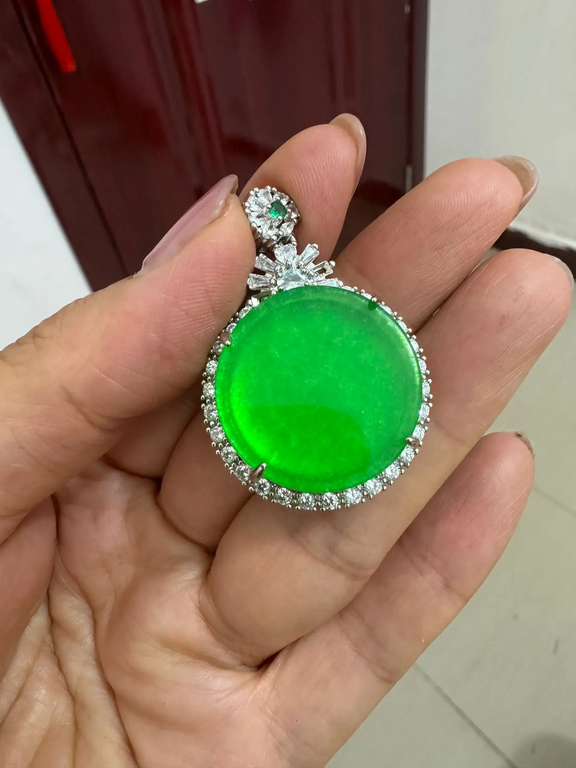 18K Gold plated Inlaid Emerald round Jade Pendant Natural