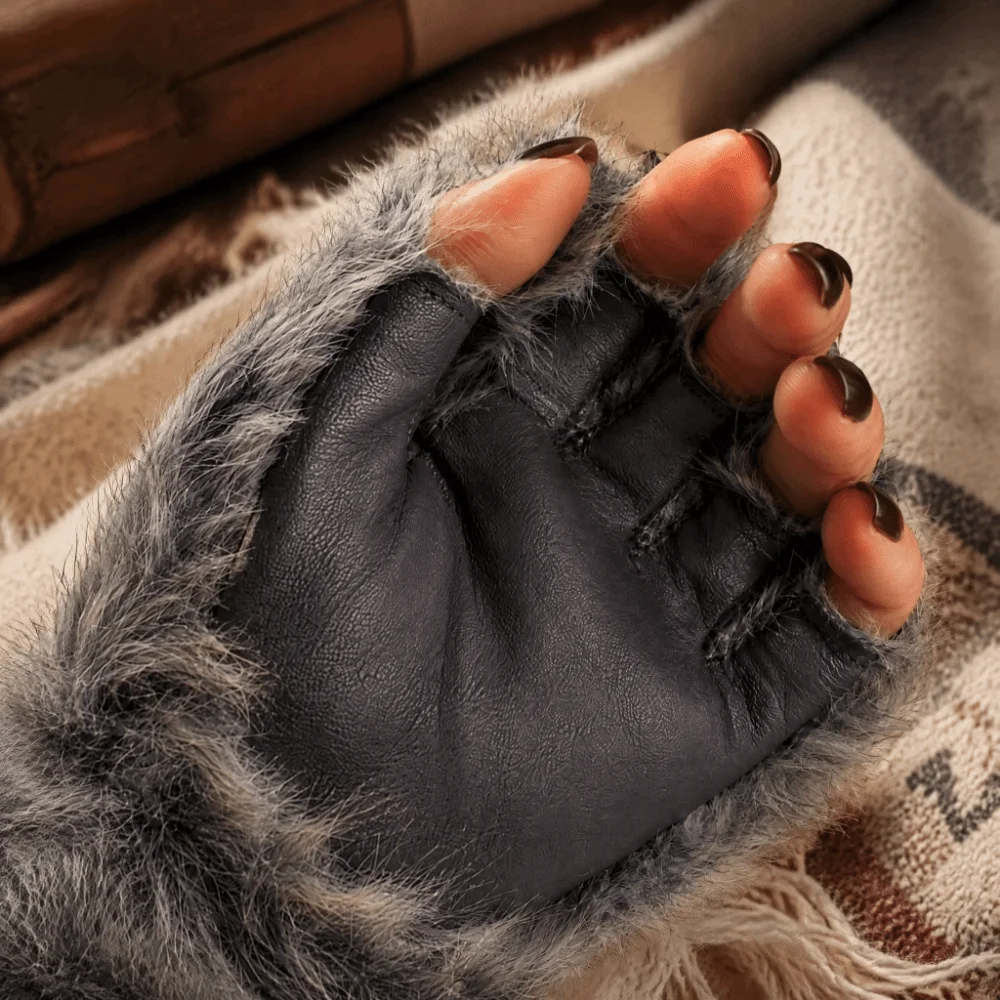 Fashion Material Werewolf Paw Mitten Hairy Gray Color Halloween Costume Gloves Lolita Fluffy Texture Cosplay Wolf Claws Winter