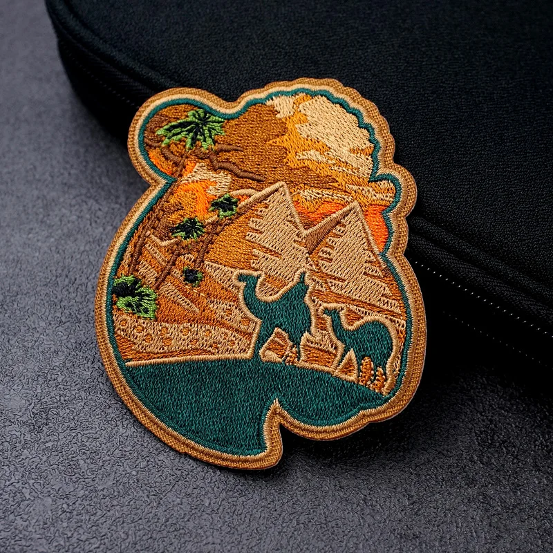 Camel Size:7.3x9.0cm Patches Embroidery Applique Ironing Sewing Supplies Decorative Badges For Clothing Green