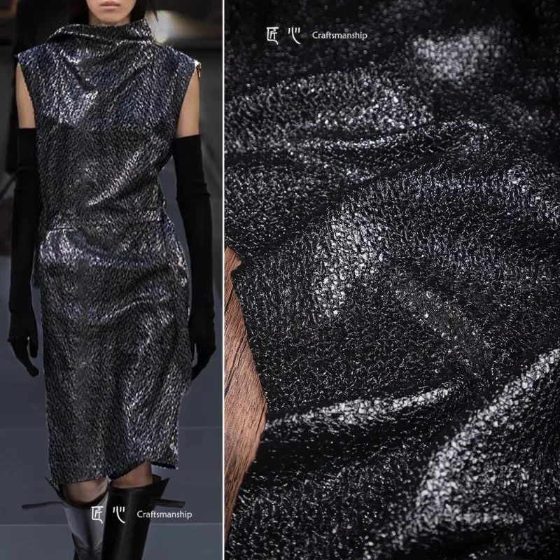 

Черная кожаная ткань Светоотражающая ветровка Сумка Одежда Дизайнерская одежда Швейная ткань Ткань на метр Материал «сделай сам»