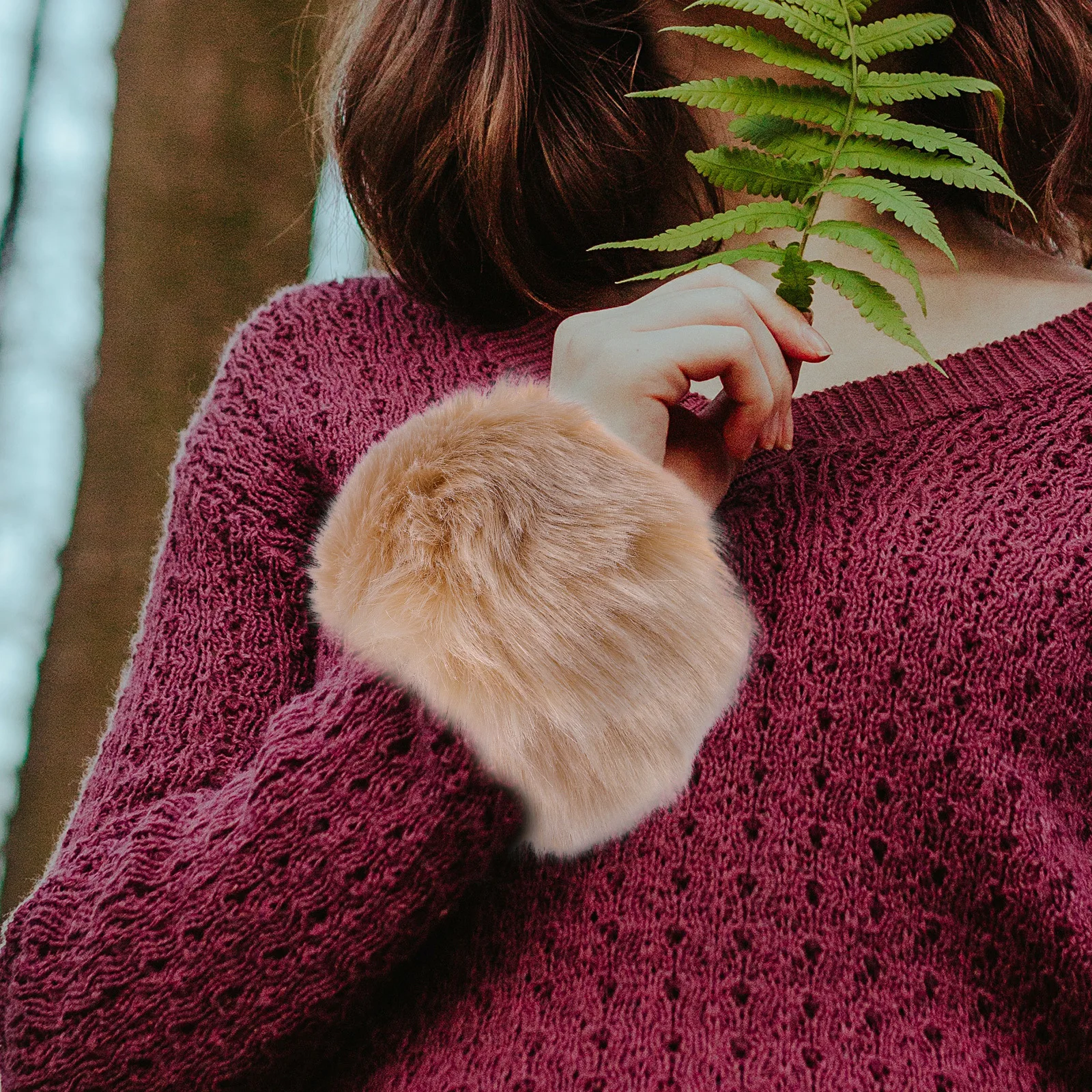 

1Pair Hand Cuffs Faux Artificial Warm Wrist Cuffs Winter Arm Warmers Women Christmas Fuzzy Wrist Cuff