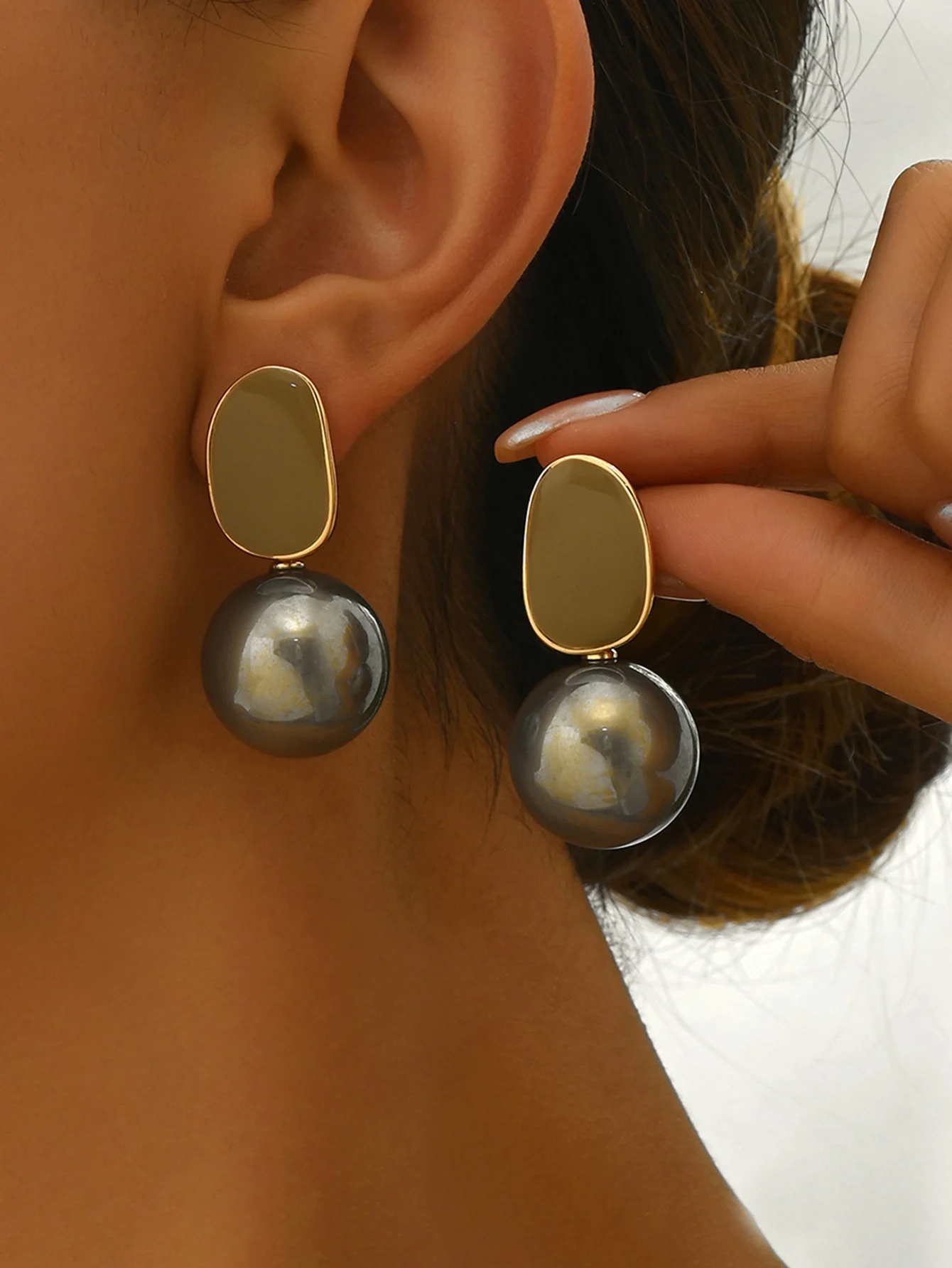 

Lxalry Liquid Gold & Silver Prism Drop Earrings, Zinc Alloy Lightweight Jewelry, Timeless Gift for Everyday Elegance to Evening